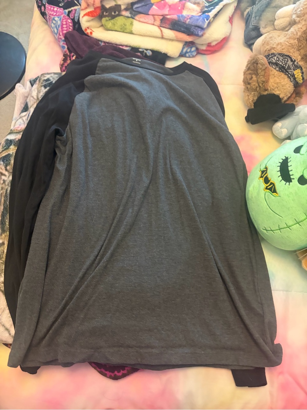 Old Navy men Charcoal Gray and Black Raglan Long-Sleeve Top